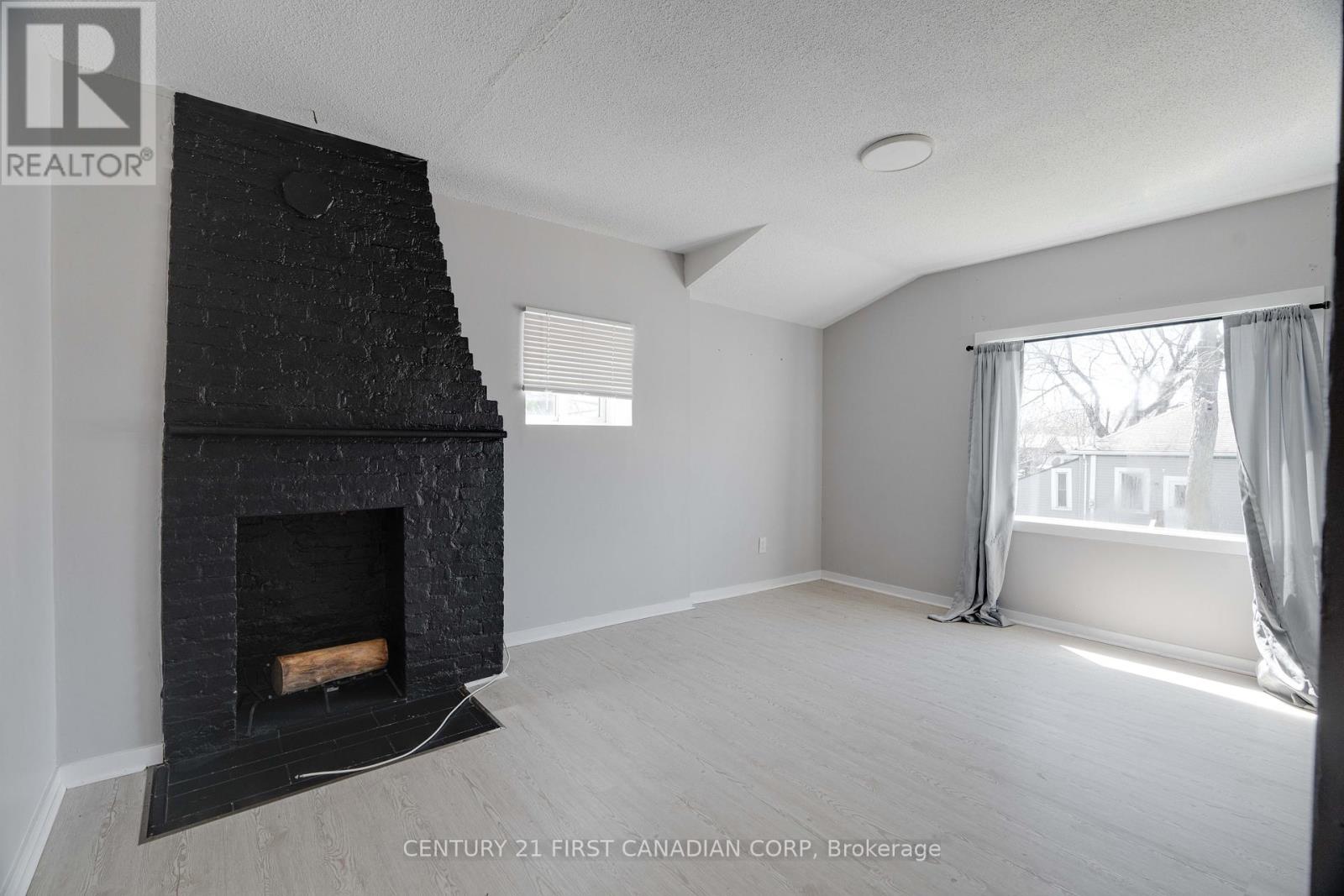 140 Rectory Street Property Photo 6