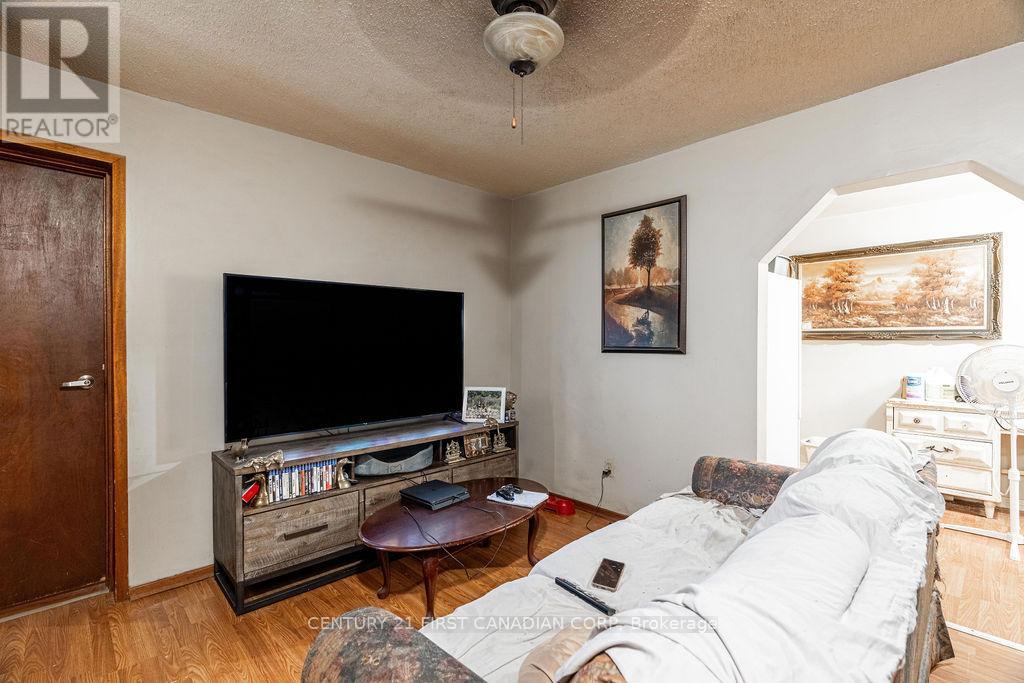 140 Rectory Street Property Photo 12