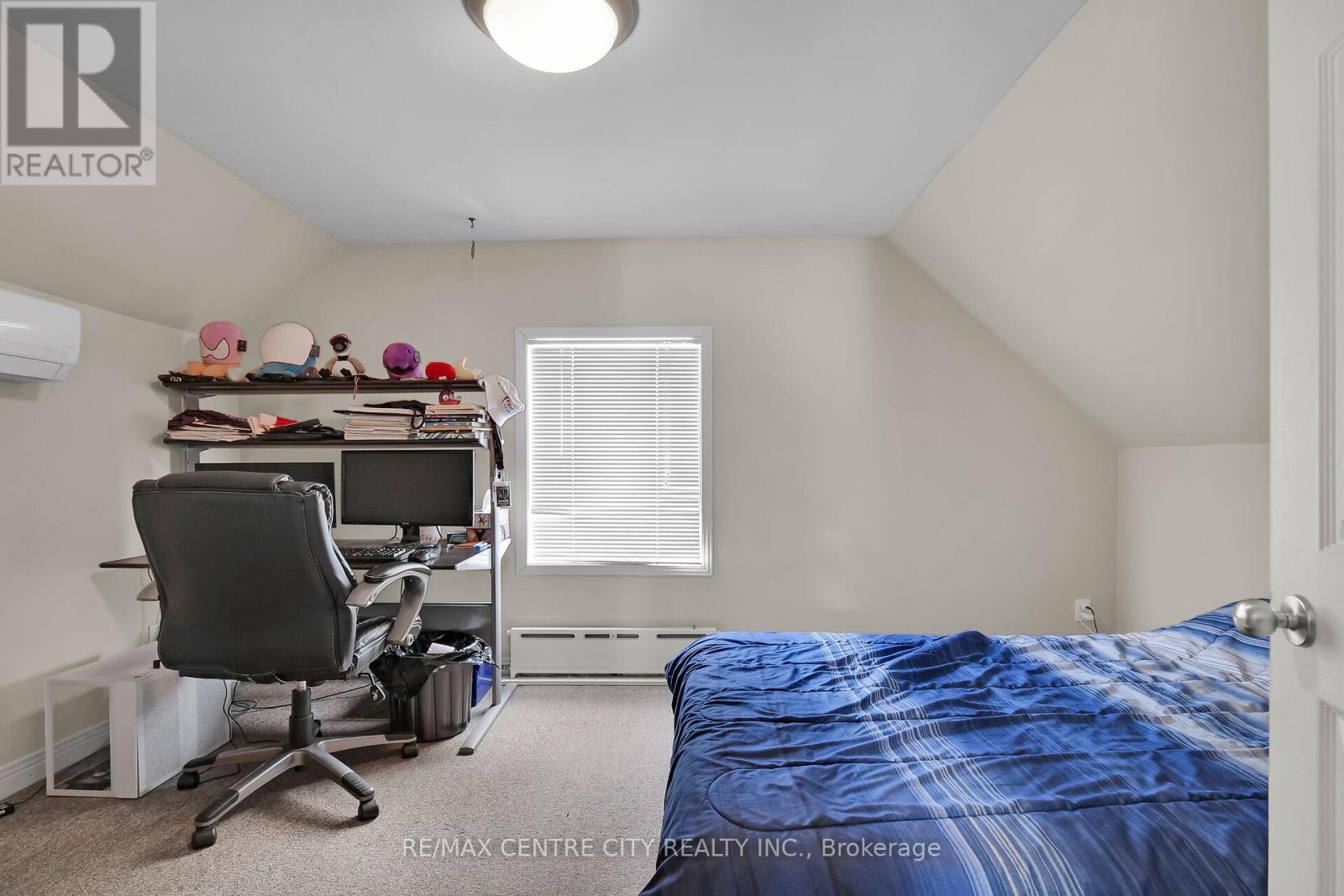163 Oxford Street E Property Photo 23