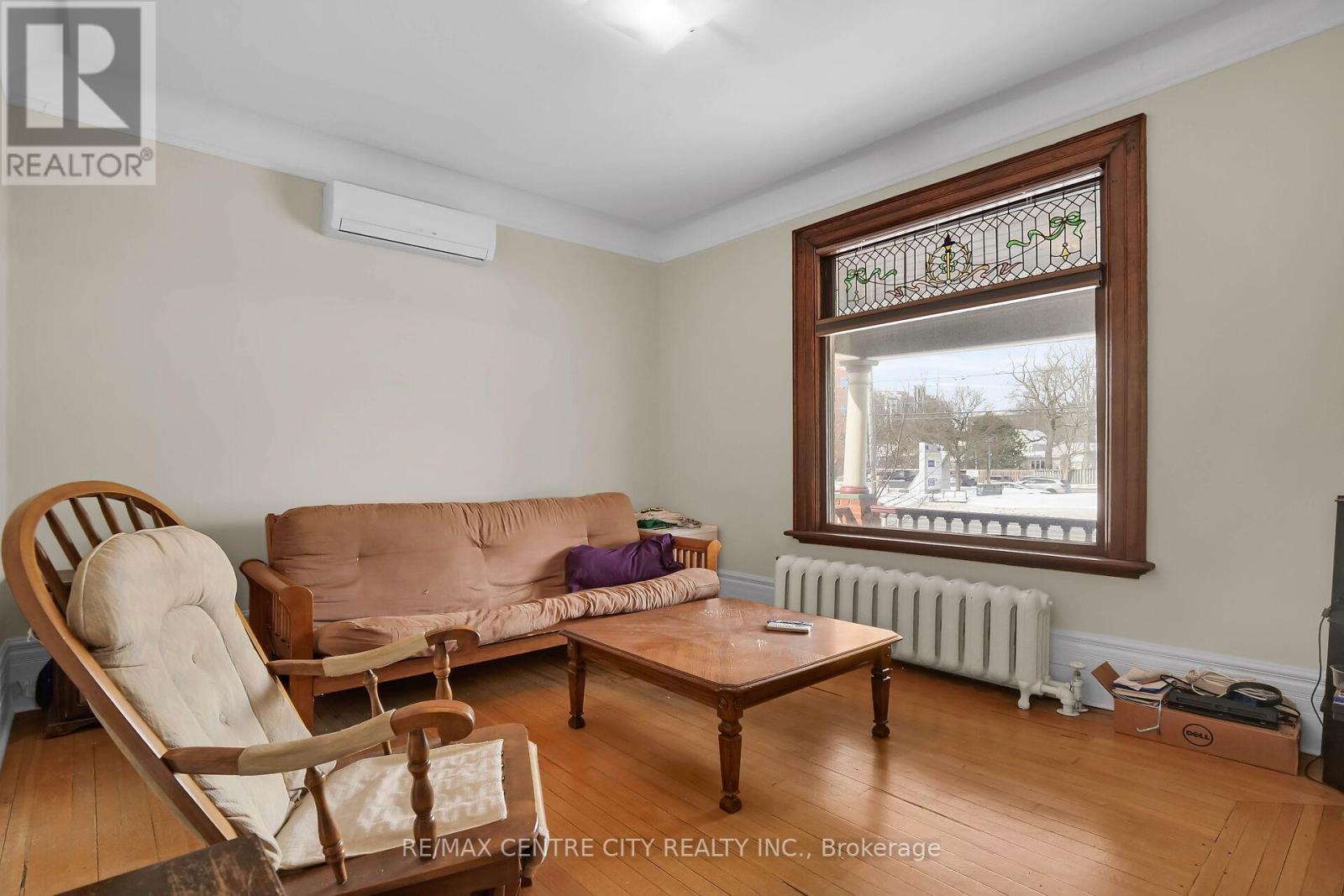 163 Oxford Street E Property Photo 25