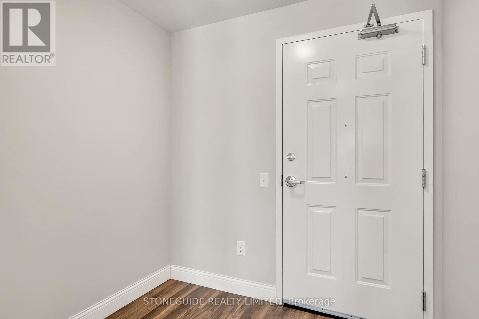 203 - 555 Bonaccord Street Property Photo 4