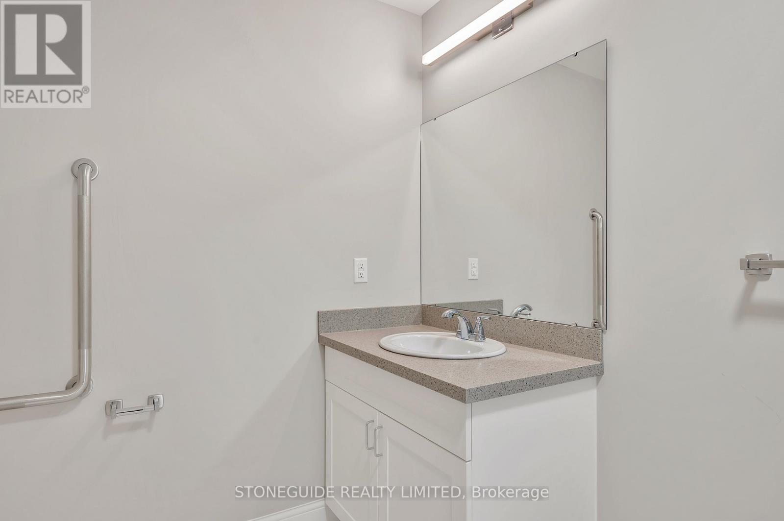 203 - 555 Bonaccord Street Property Photo 6