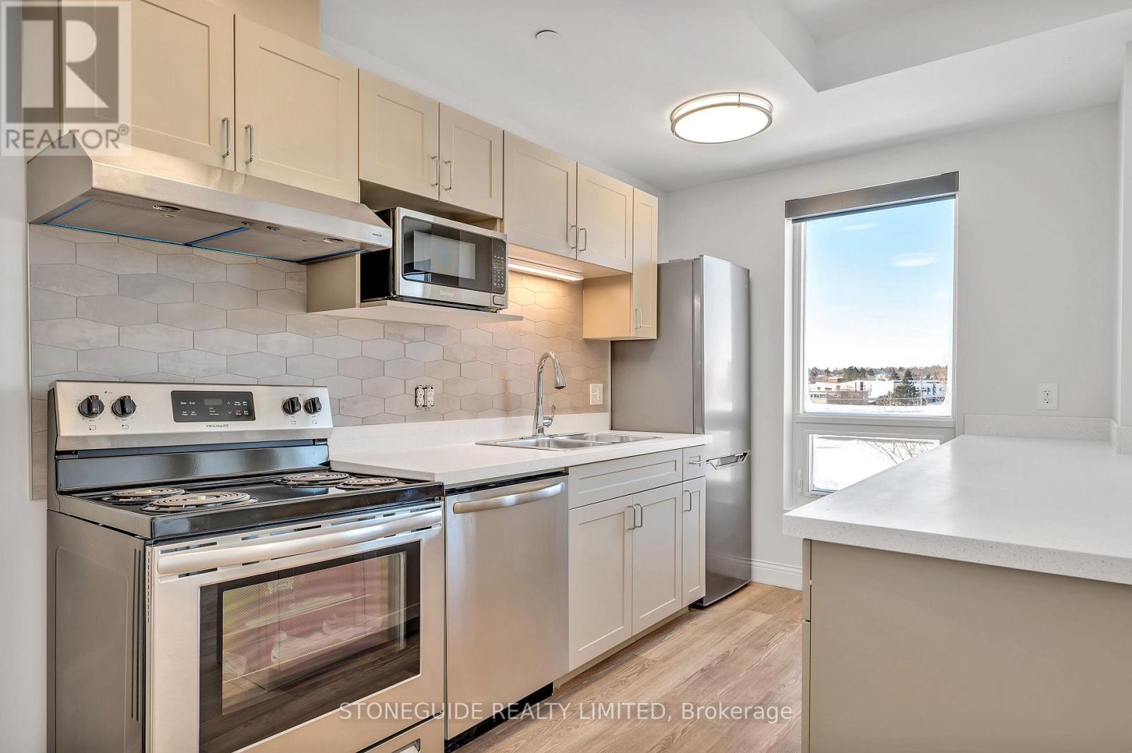 203 - 555 Bonaccord Street Property Photo 9
