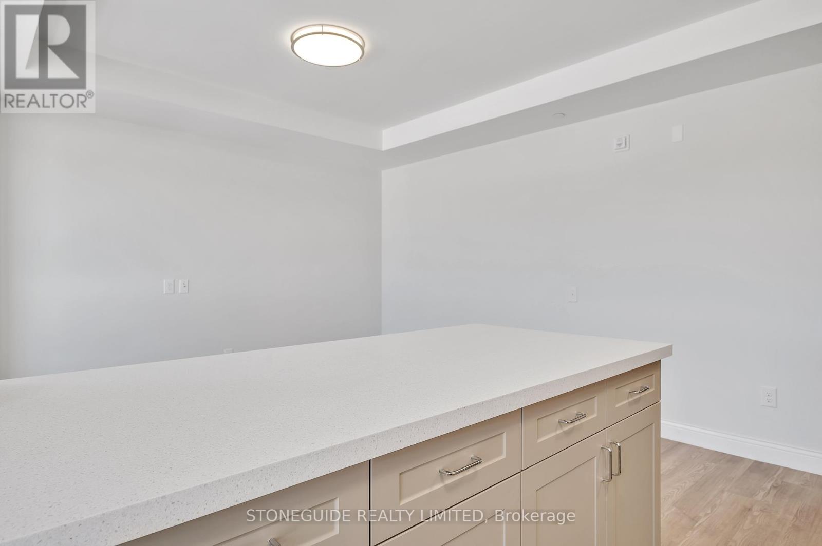 203 - 555 Bonaccord Street Property Photo 12