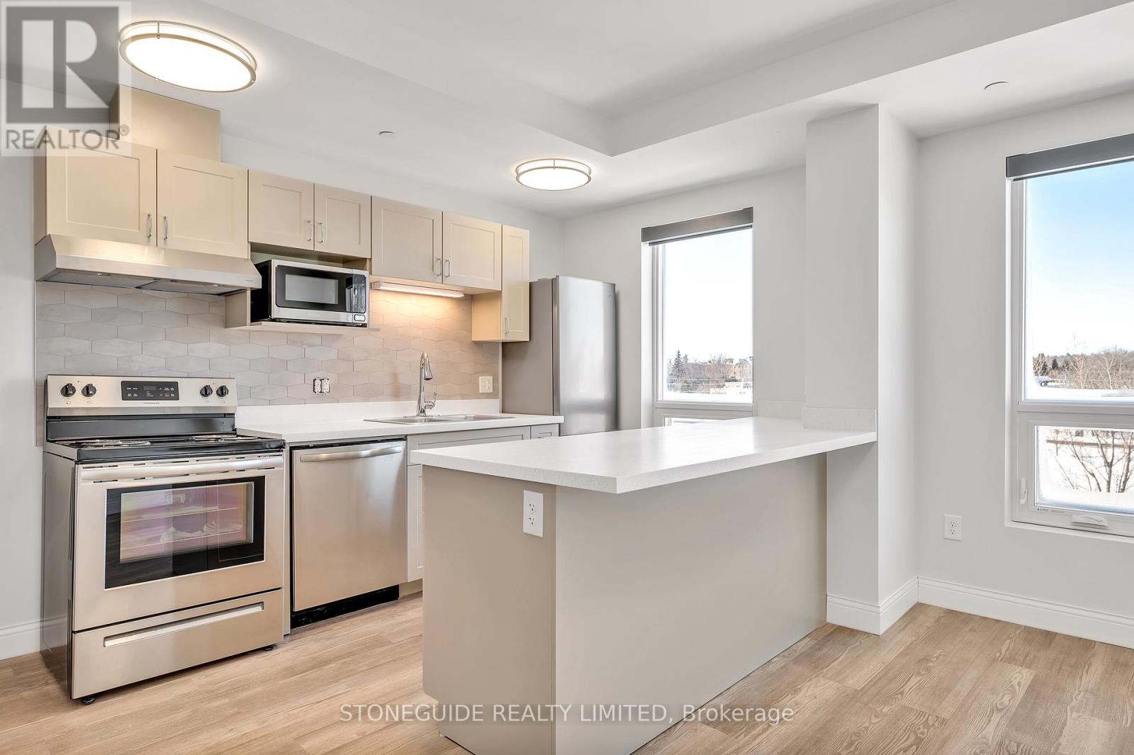 203 - 555 Bonaccord Street Property Photo 14