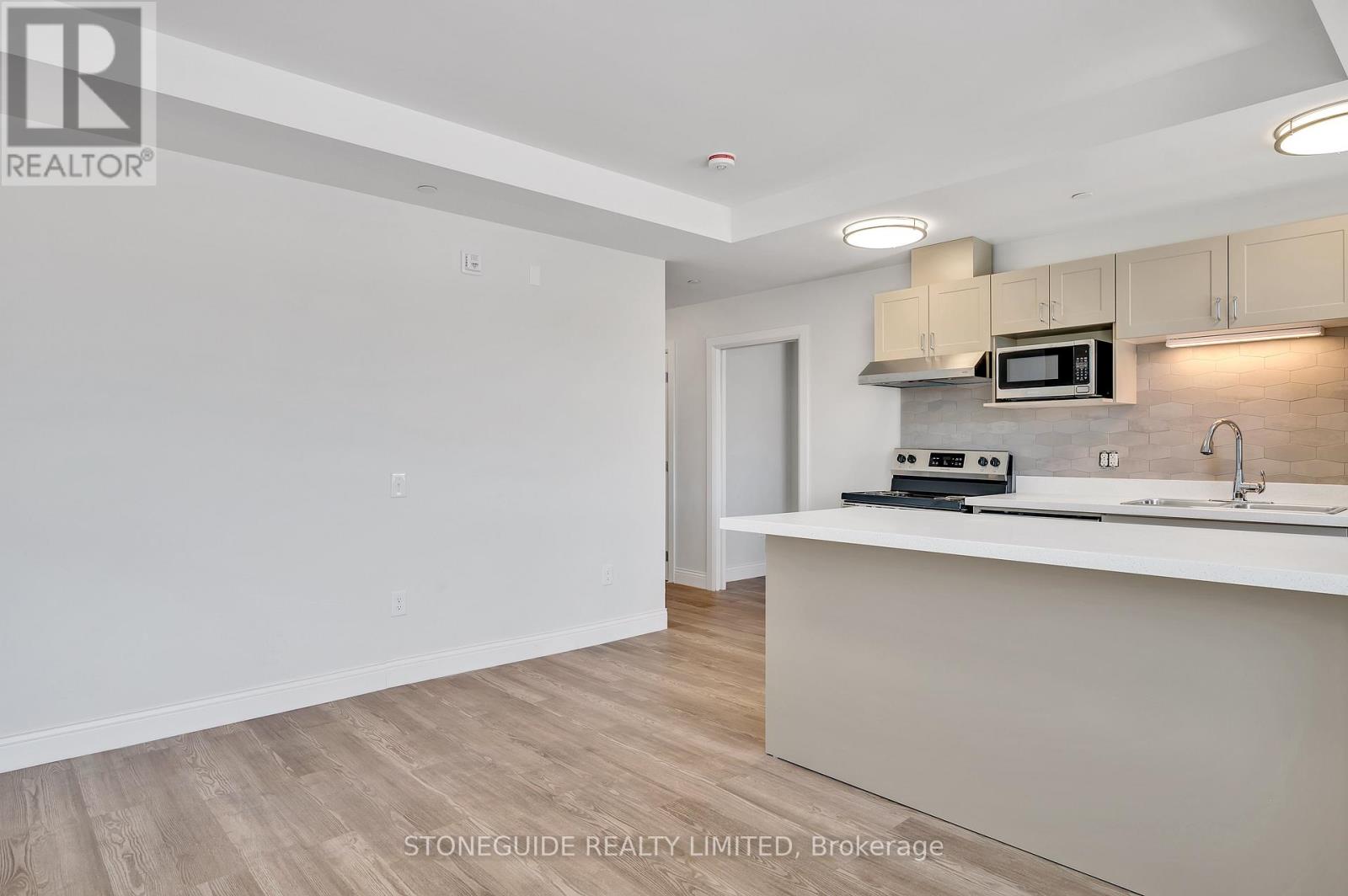 203 - 555 Bonaccord Street Property Photo 16