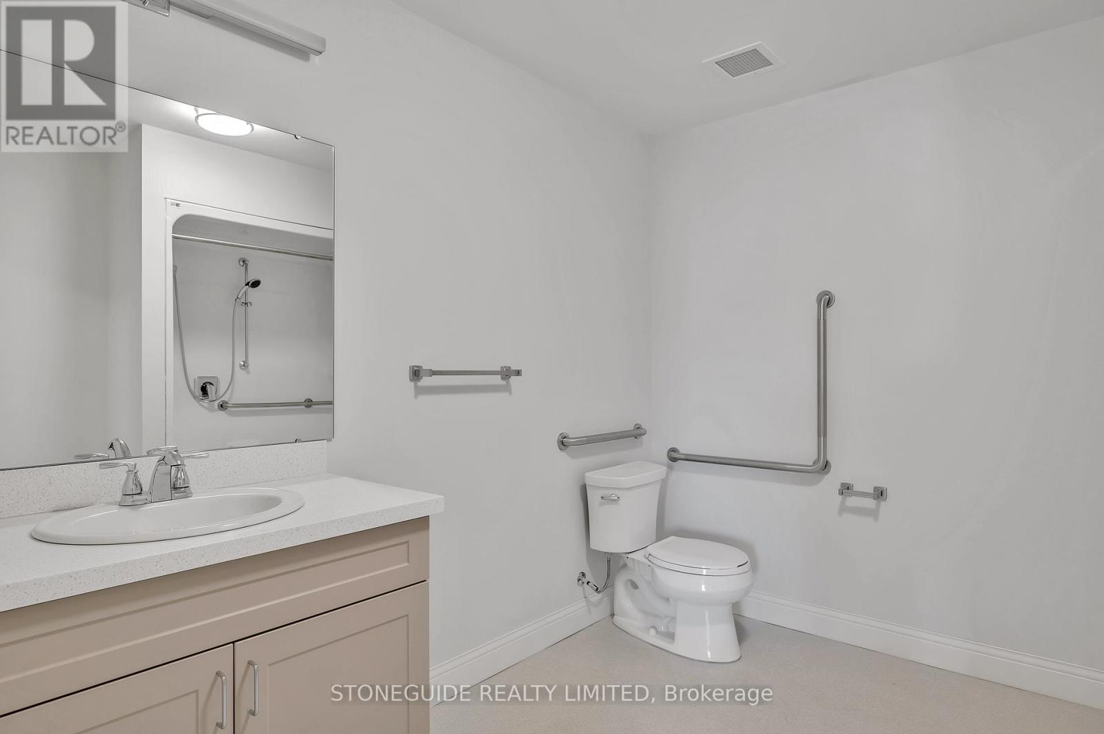 203 - 555 Bonaccord Street Property Photo 27