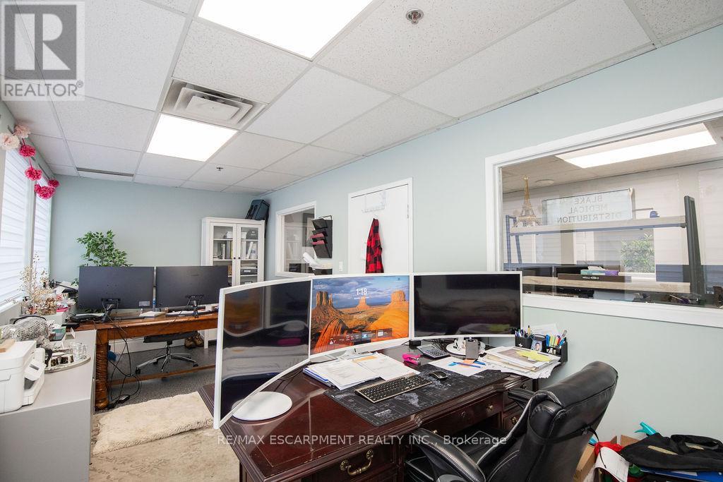 42 Niagara Street Property Photo 8