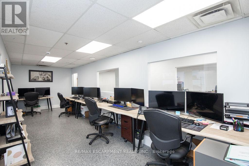 42 Niagara Street Property Photo 9