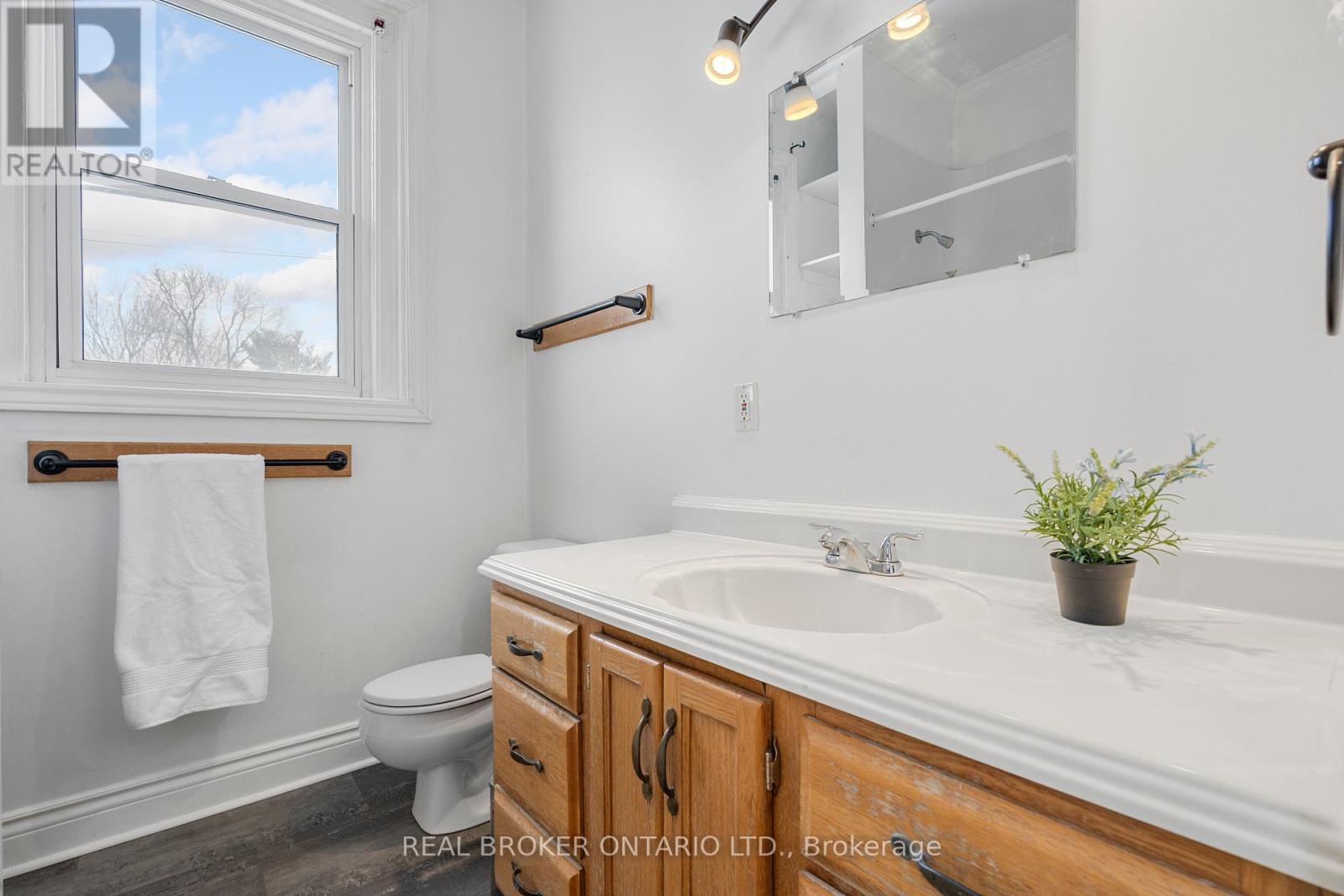 42 Daniel Street N Property Photo 30