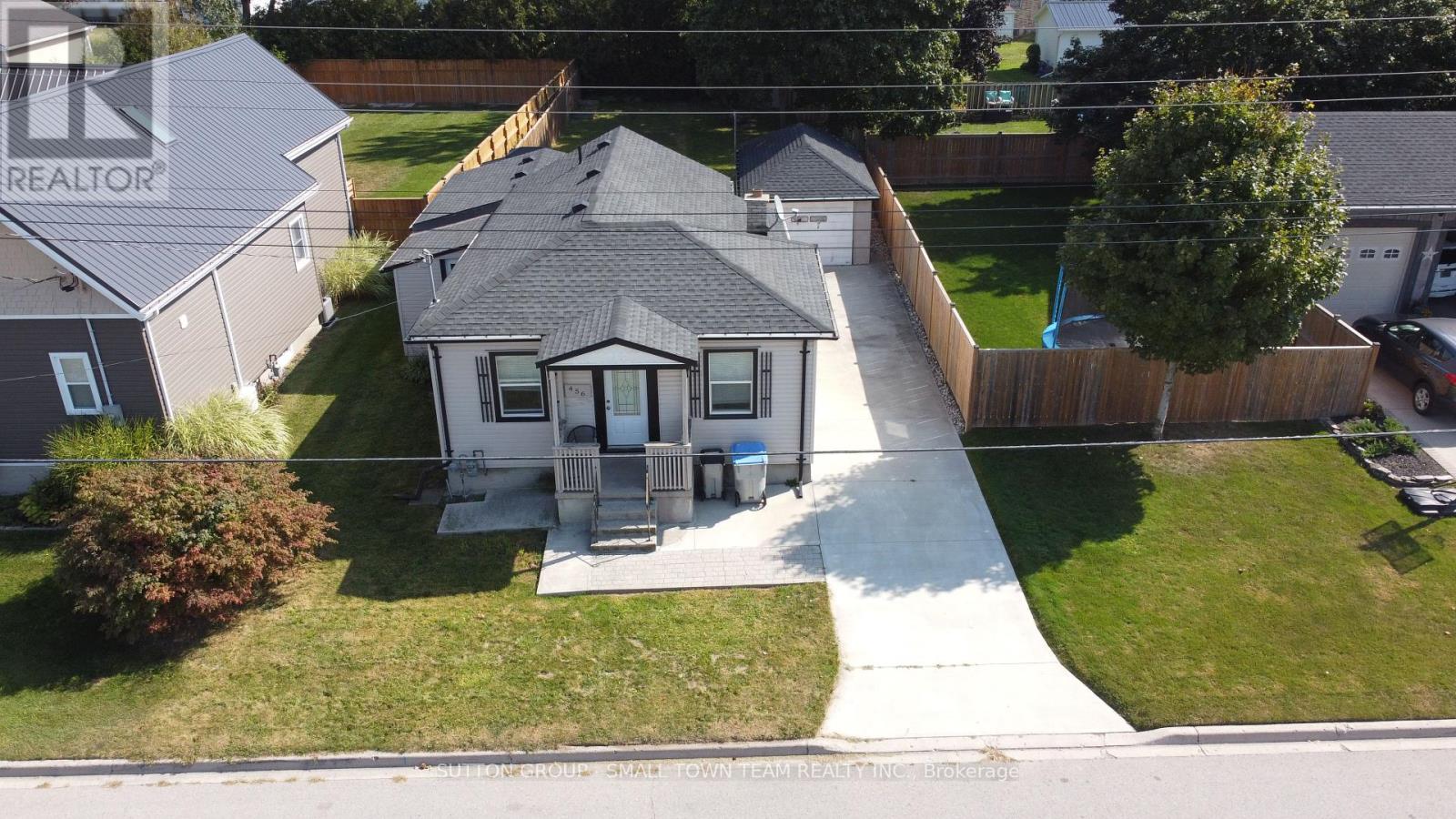 456 ANDREW STREET Property Photo 1