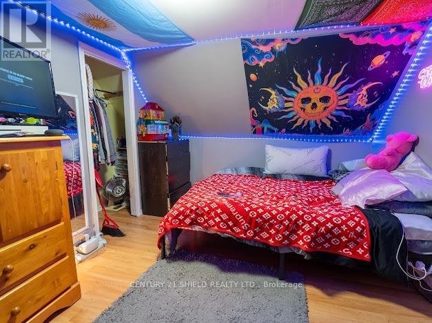 337 6th Street W Property Photo 4