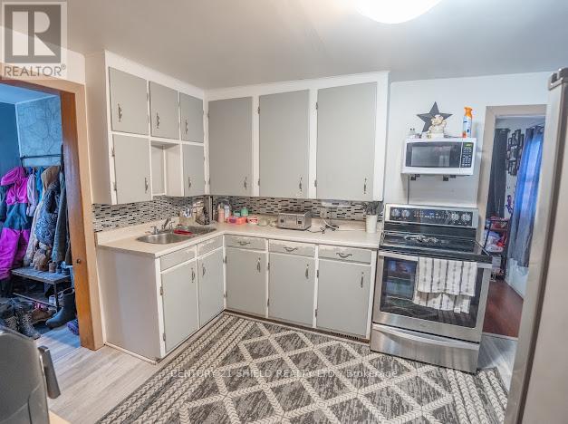 337 6th Street W Property Photo 7