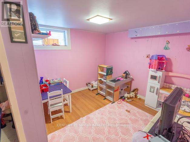 337 6th Street W Property Photo 14