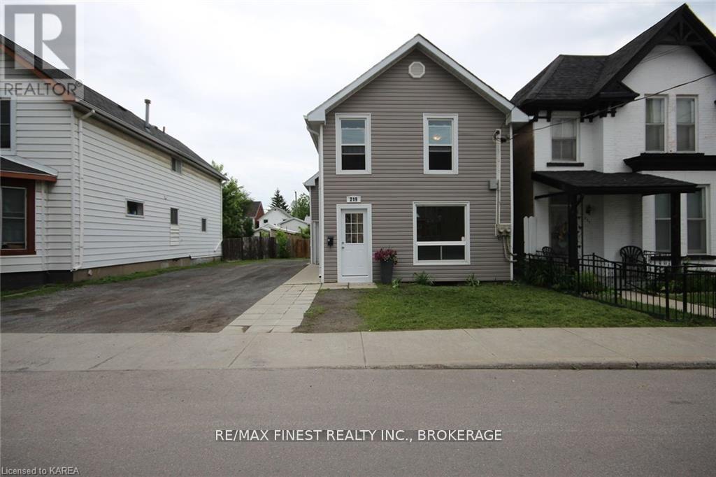 219 Montreal Street Property Photo 2