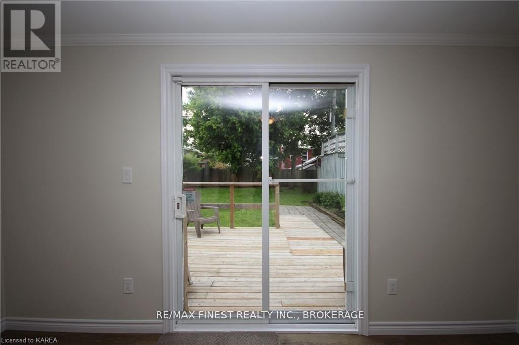 219 Montreal Street Property Photo 17