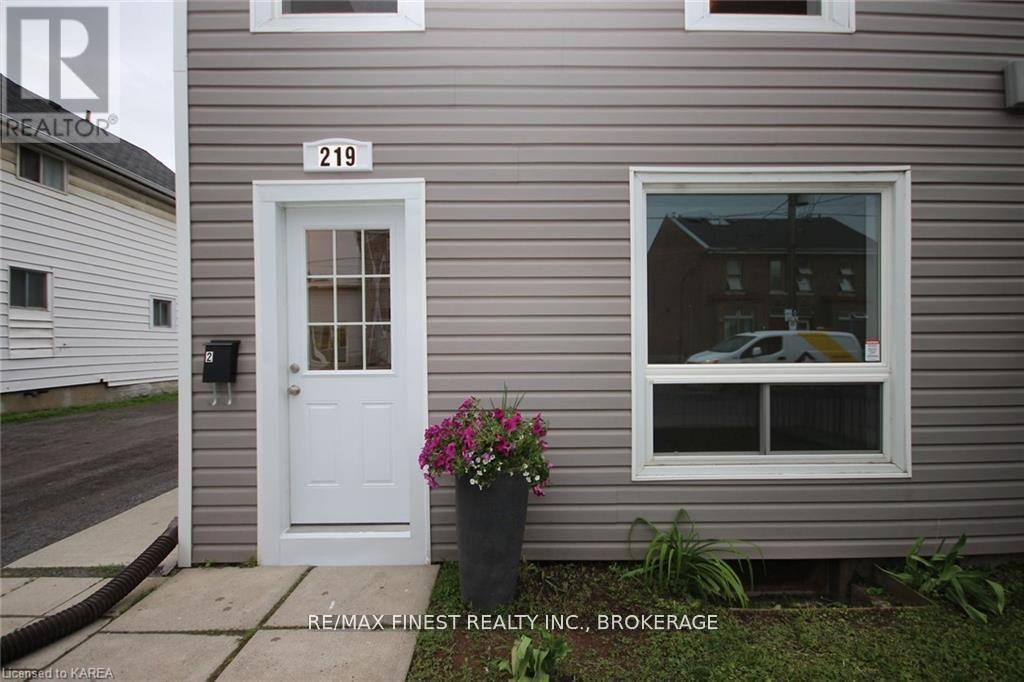 219 Montreal Street Property Photo 22