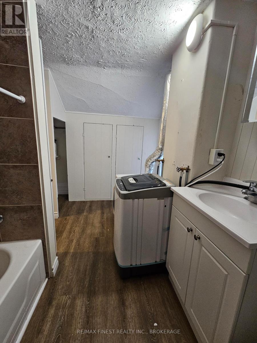 219 Montreal Street Property Photo 29