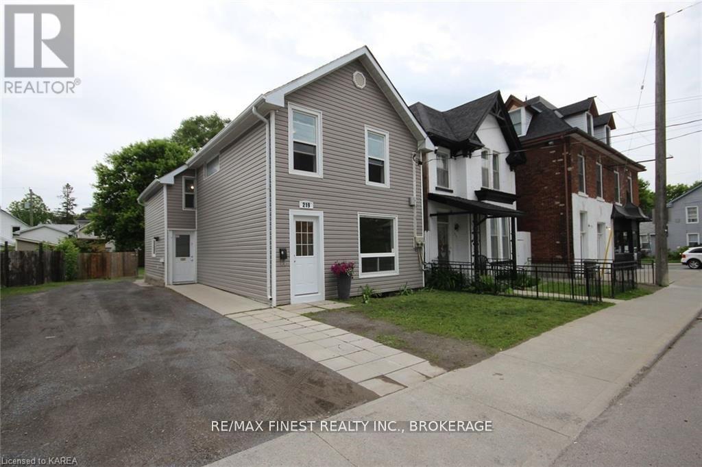 219 Montreal Street Property Photo 3