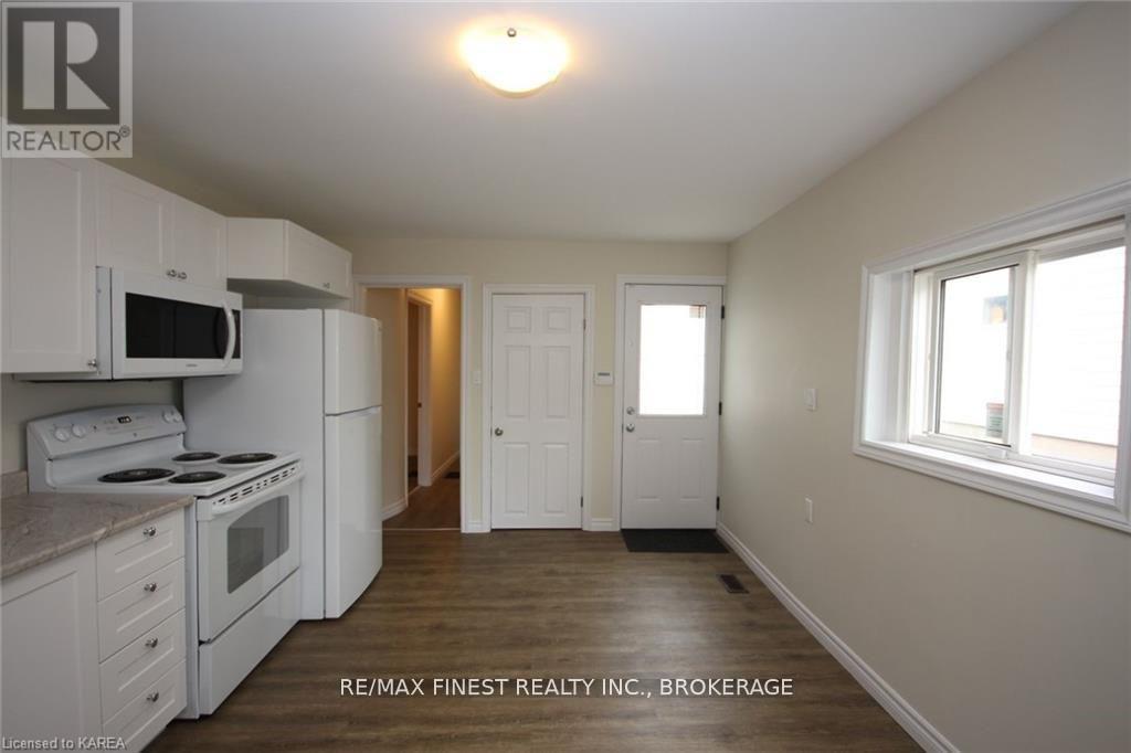 219 Montreal Street Property Photo 7