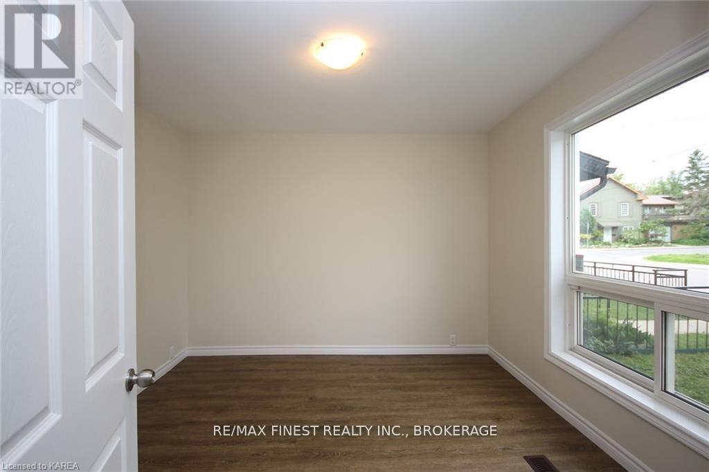 219 Montreal Street Property Photo 11