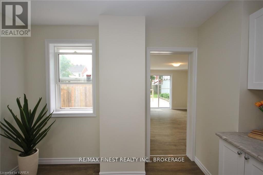 219 Montreal Street Property Photo 12