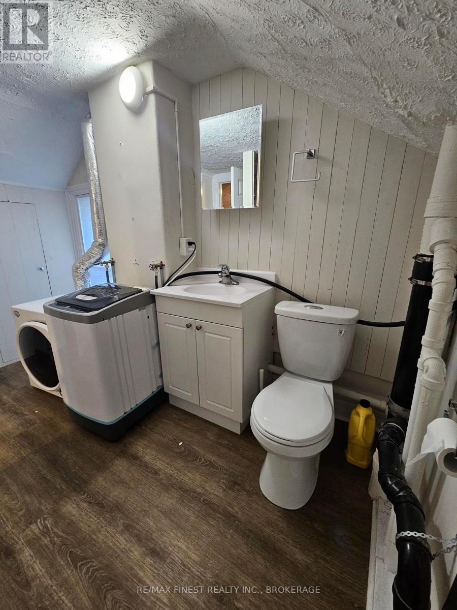219 Montreal Street Property Photo 27