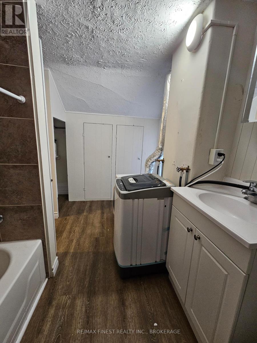 219 Montreal Street Property Photo 29