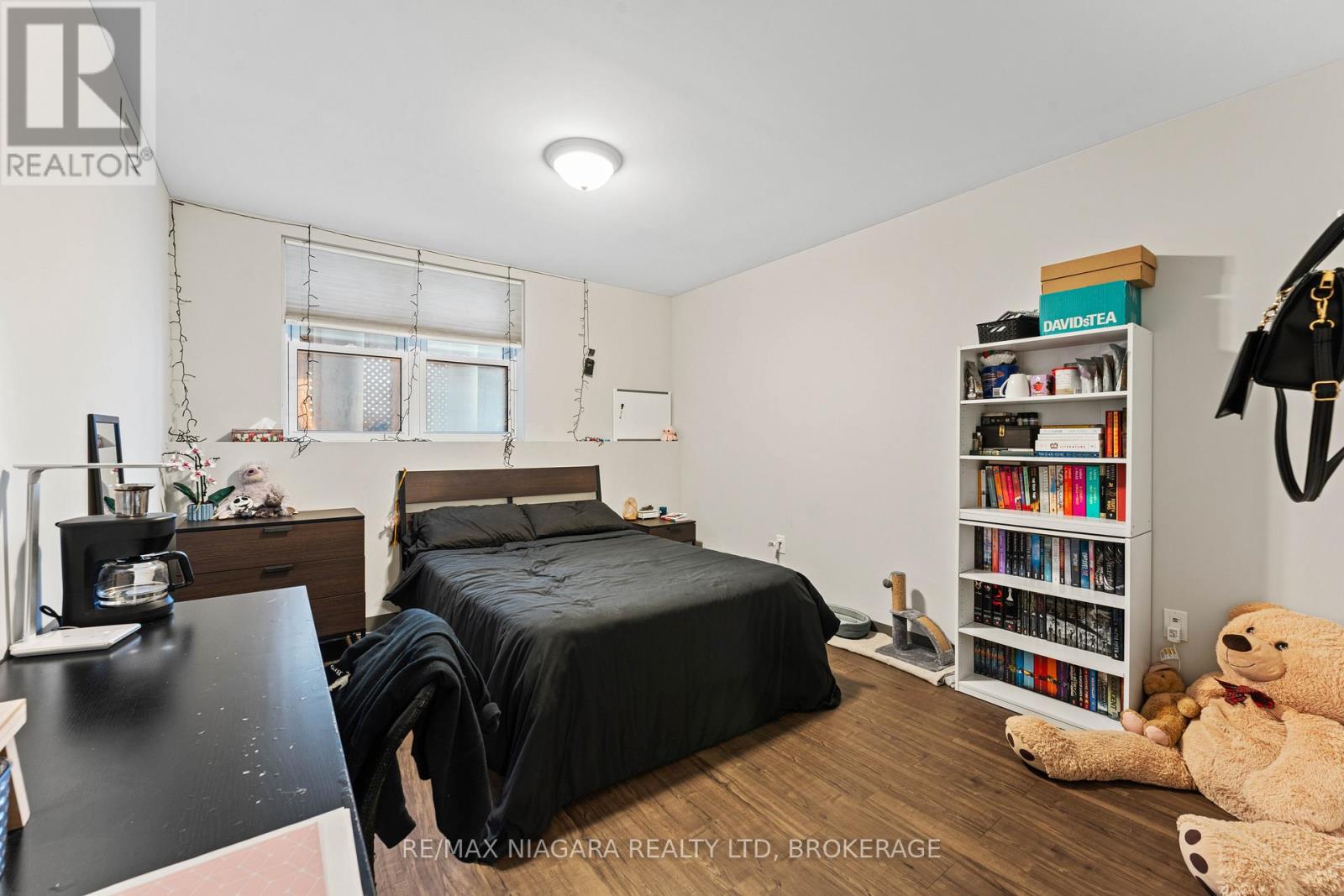 21 Front Street Property Photo 14