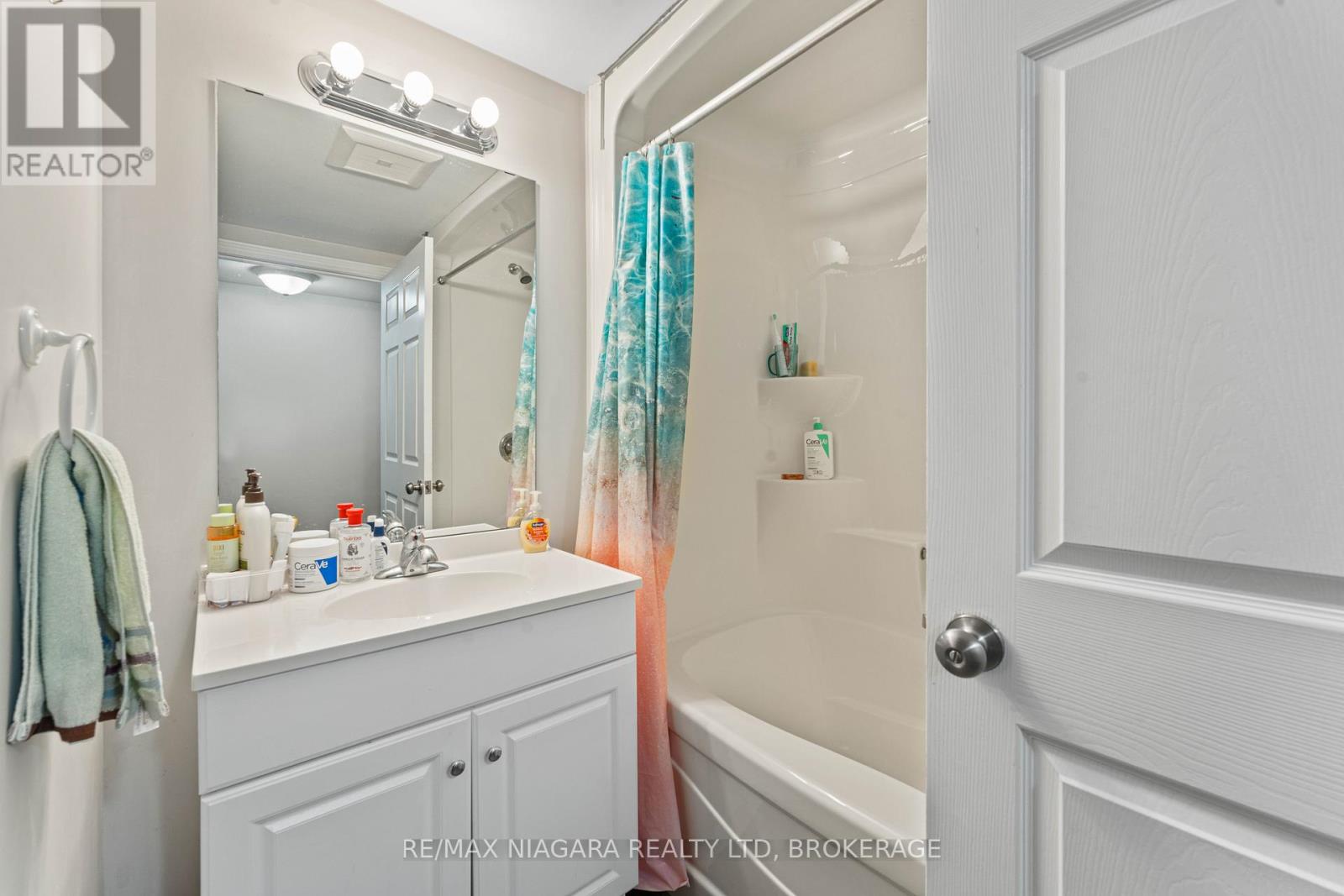 21 Front Street Property Photo 16