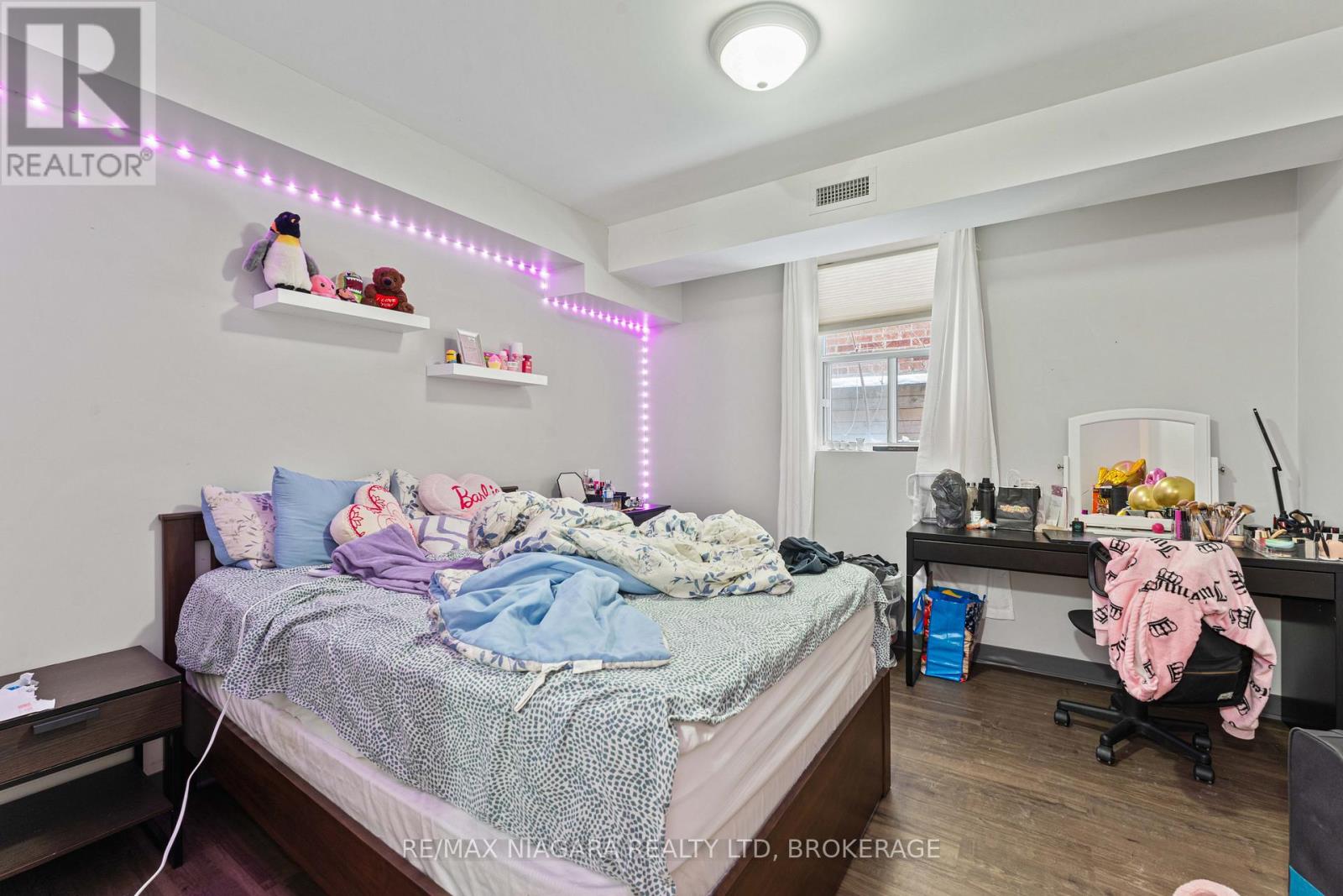 21 Front Street Property Photo 20