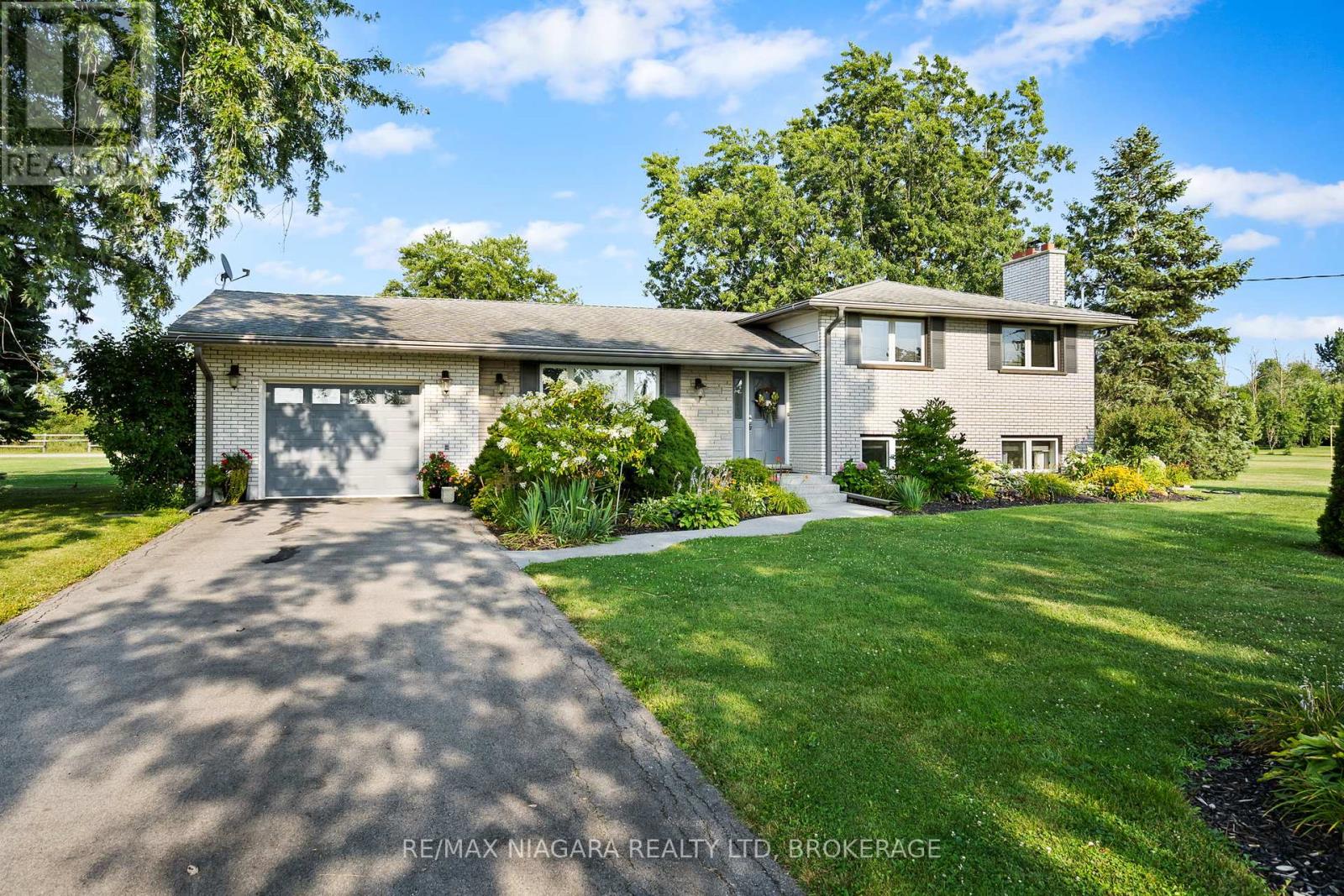 1966 Winger Road Property Photo 2
