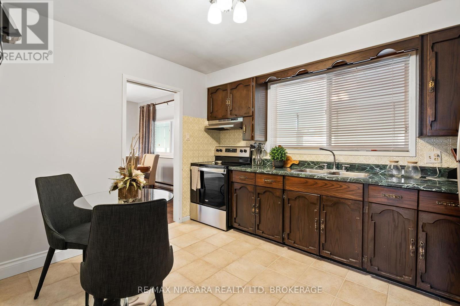 1966 Winger Road Property Photo 9