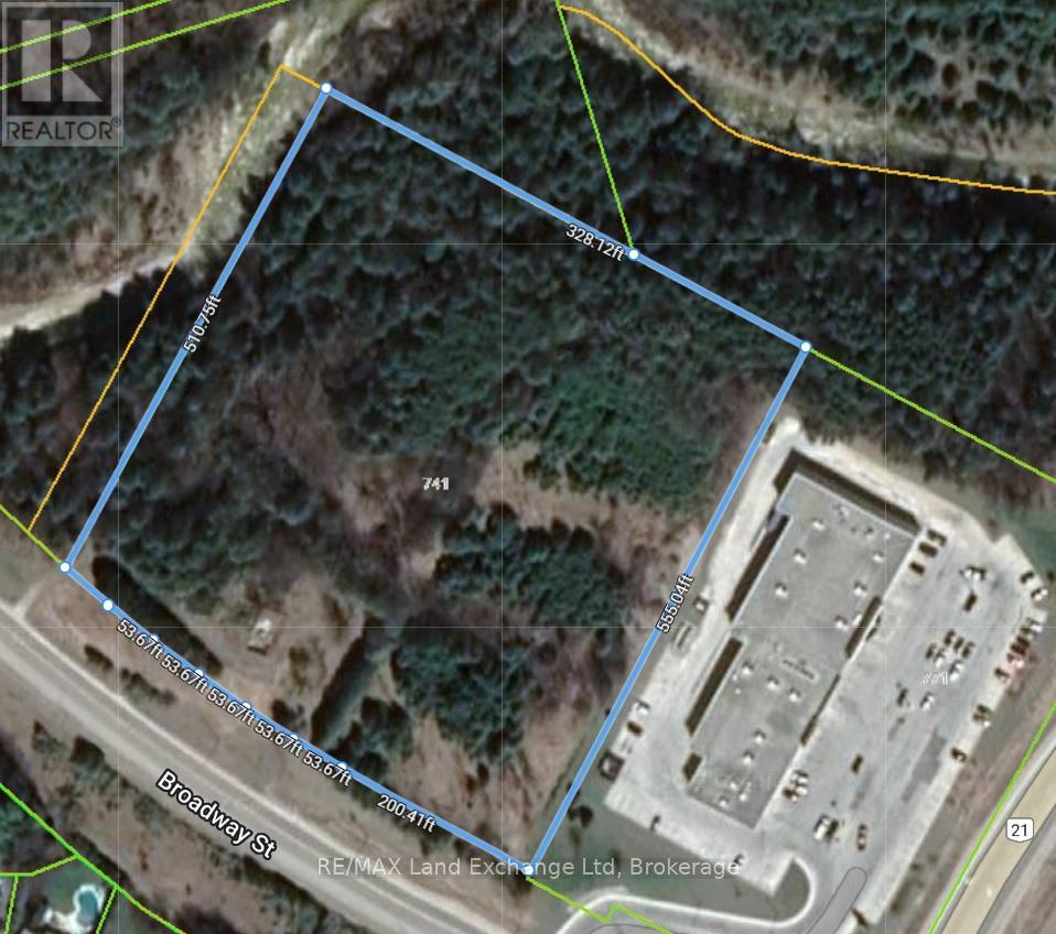 741 Broadway Street Property Photo 3