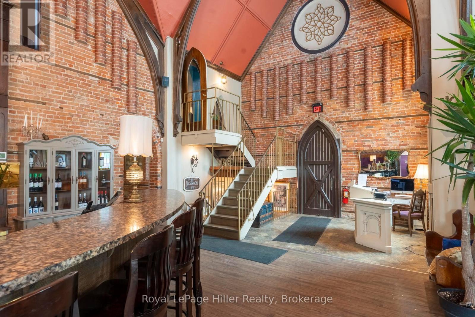 95 Waterloo St Street Property Photo 8