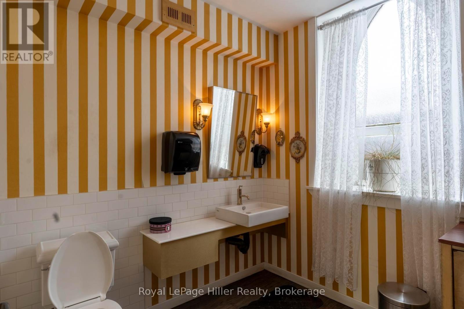 95 Waterloo St Street Property Photo 12