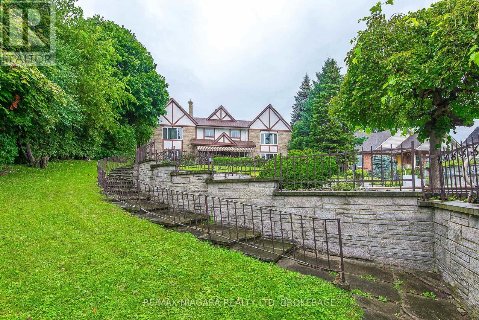 140 Lakeshore Road Property Photo 2