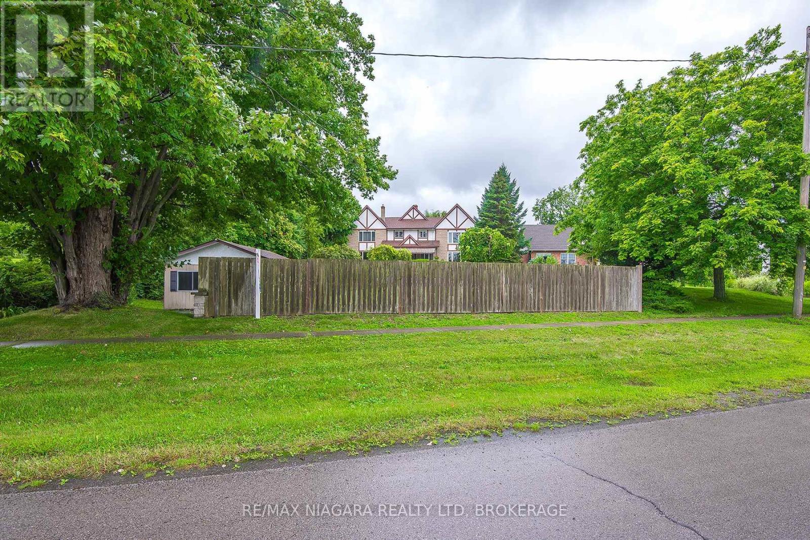 140 Lakeshore Road Property Photo 8