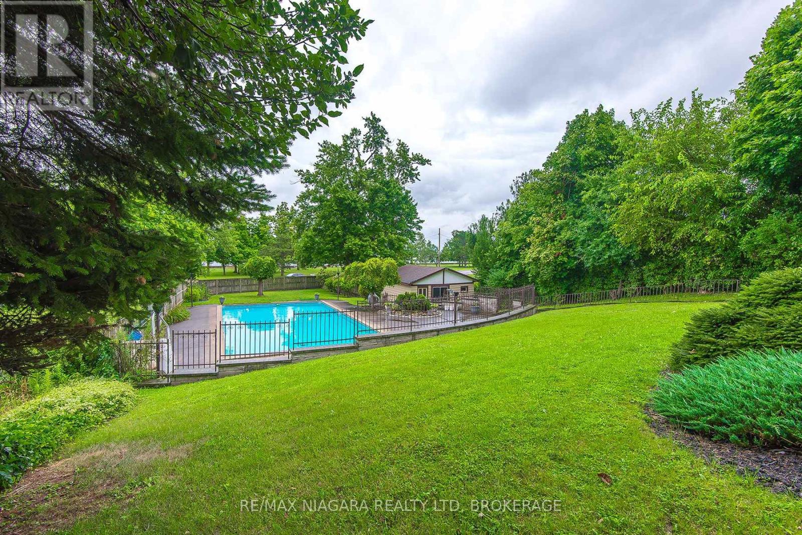 140 Lakeshore Road Property Photo 9