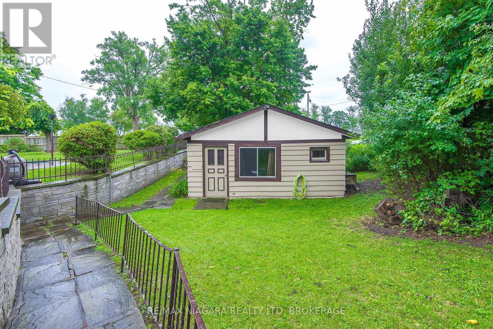 140 Lakeshore Road Property Photo 10