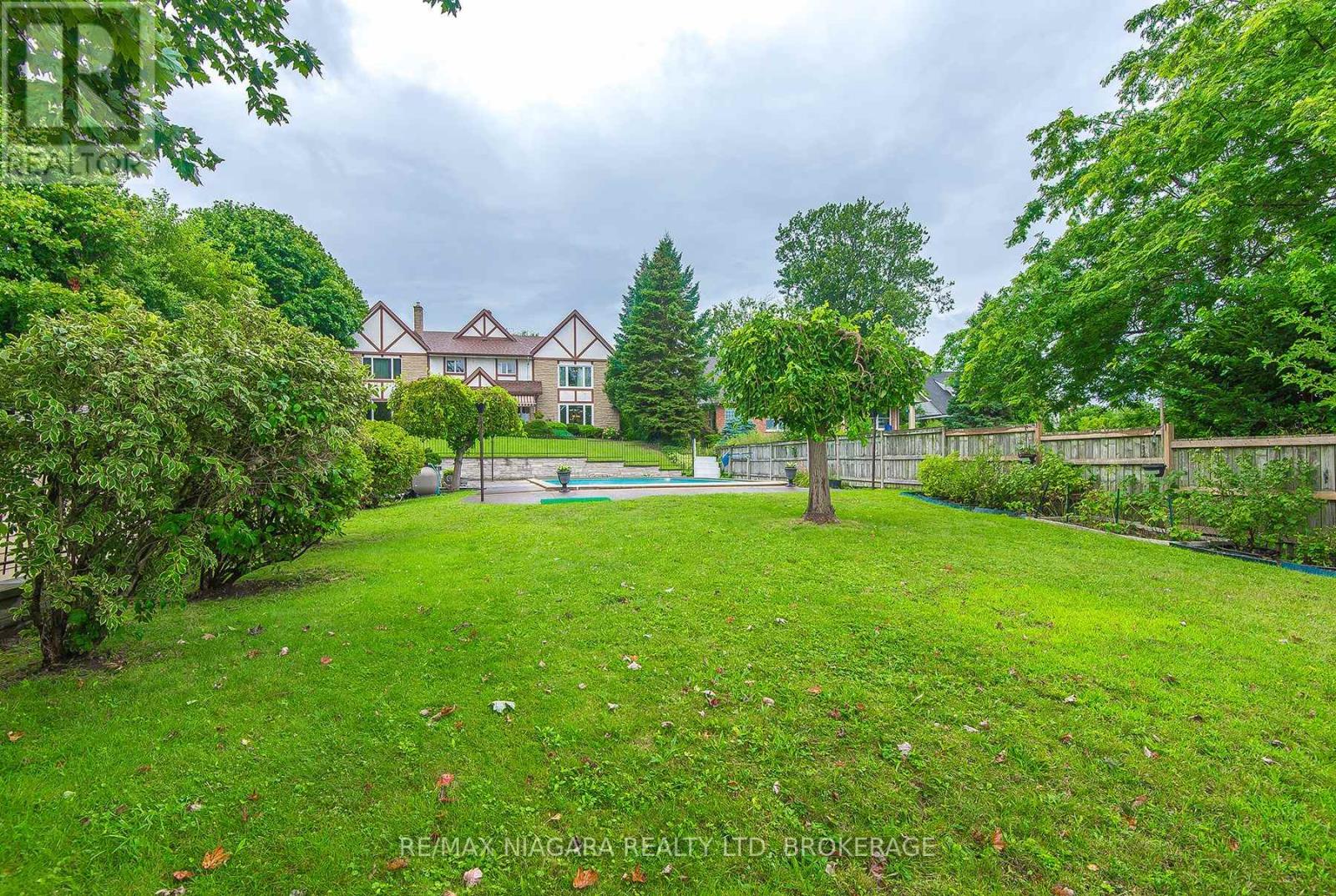 140 Lakeshore Road Property Photo 11