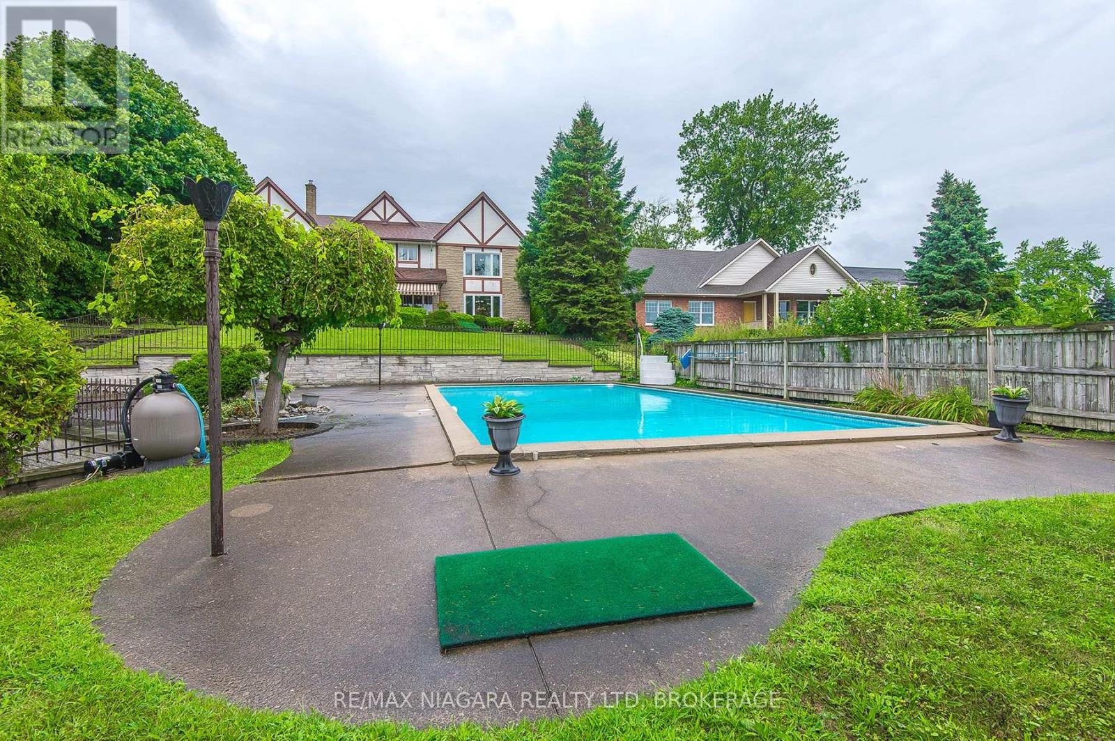 140 Lakeshore Road Property Photo 12