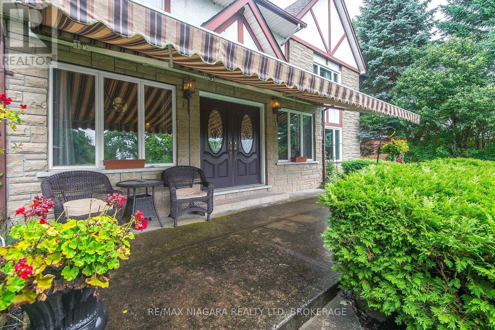 140 Lakeshore Road Property Photo 17