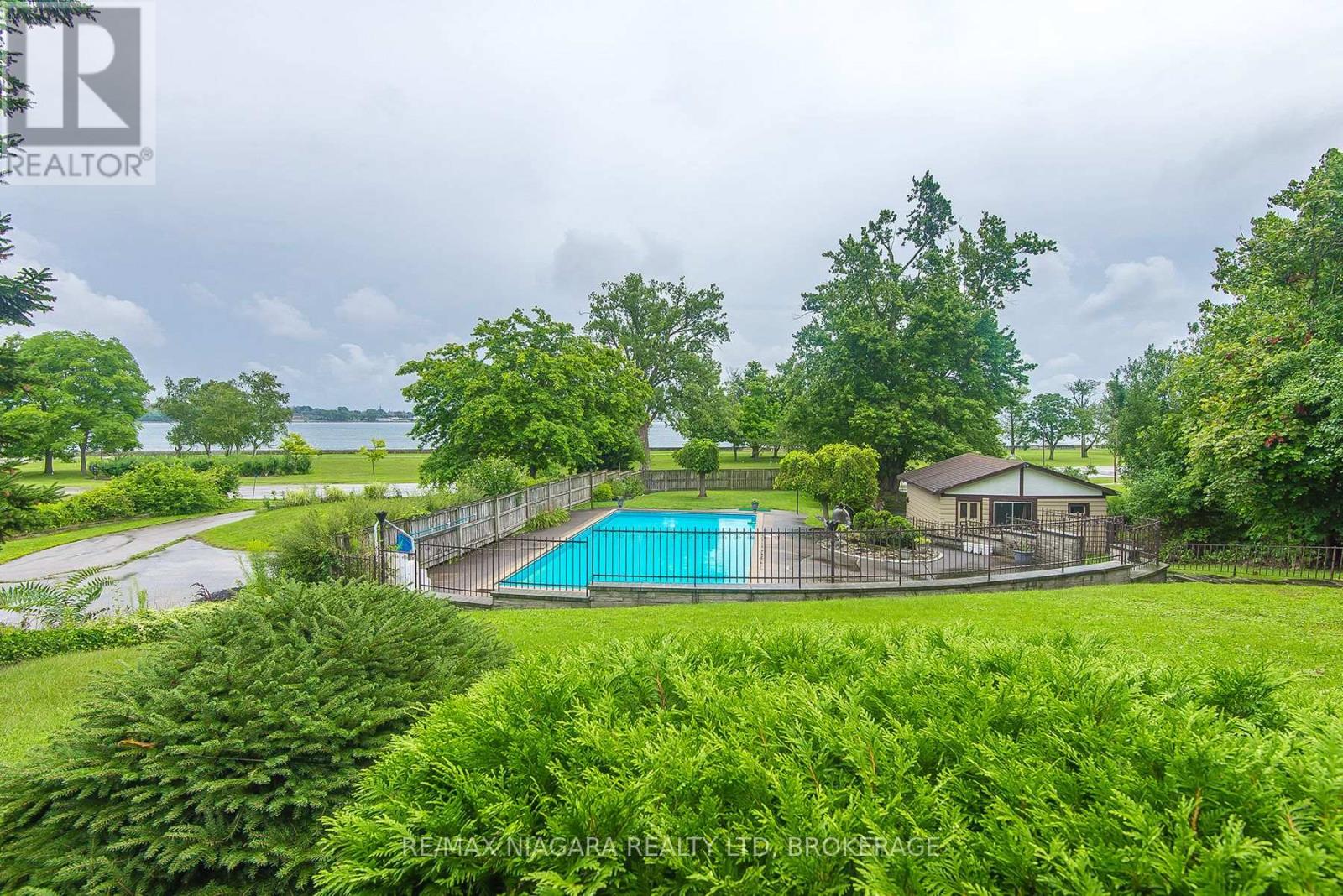 140 Lakeshore Road Property Photo 18