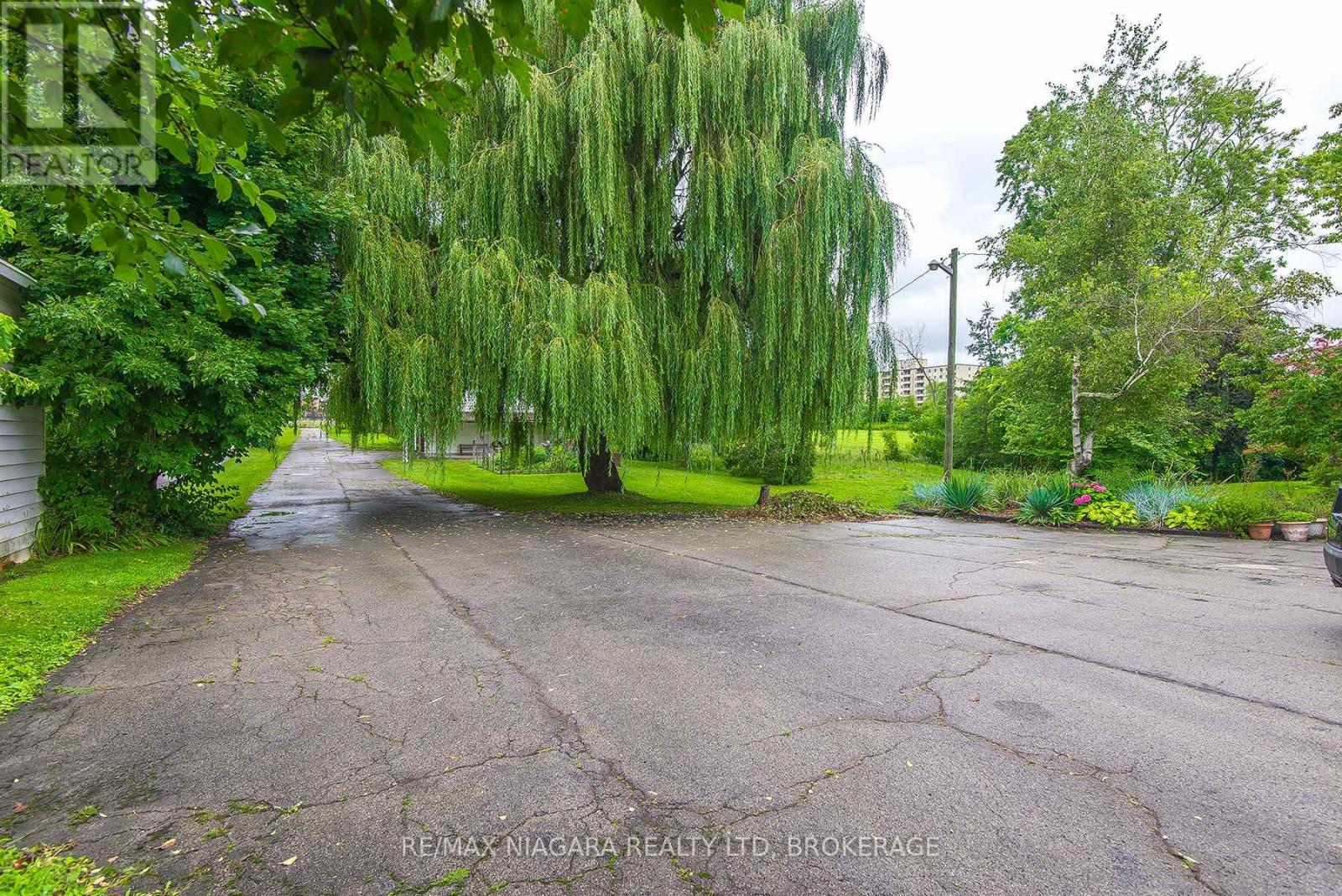 140 Lakeshore Road Property Photo 20