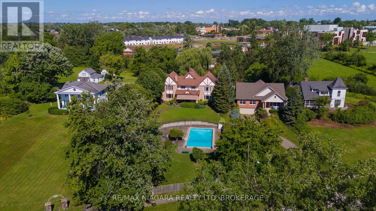 140 Lakeshore Road Property Photo 24