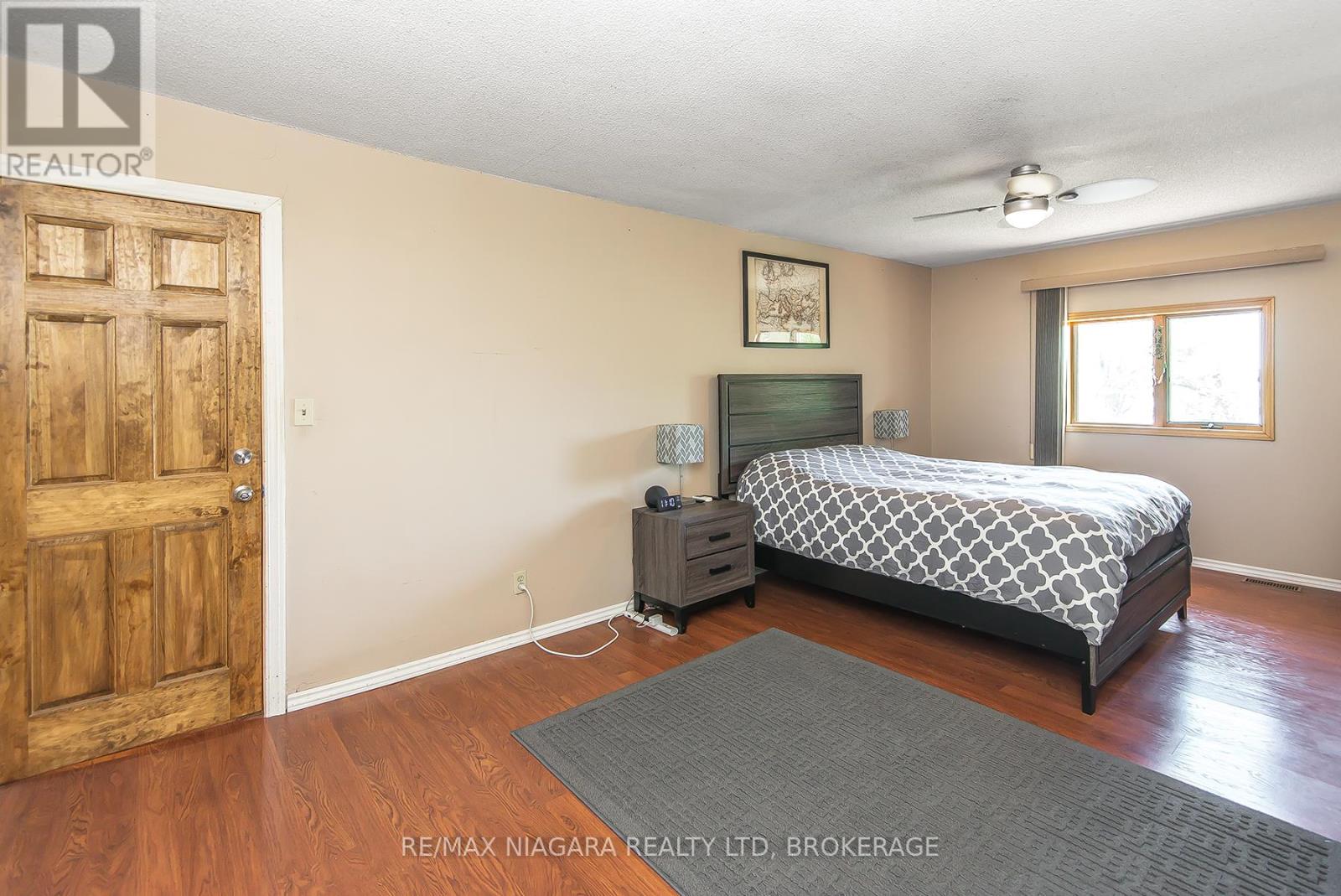 140 Lakeshore Road Property Photo 43