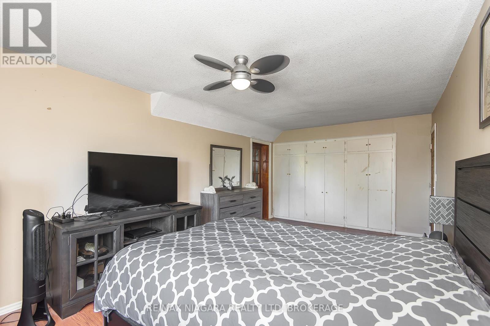 140 Lakeshore Road Property Photo 44