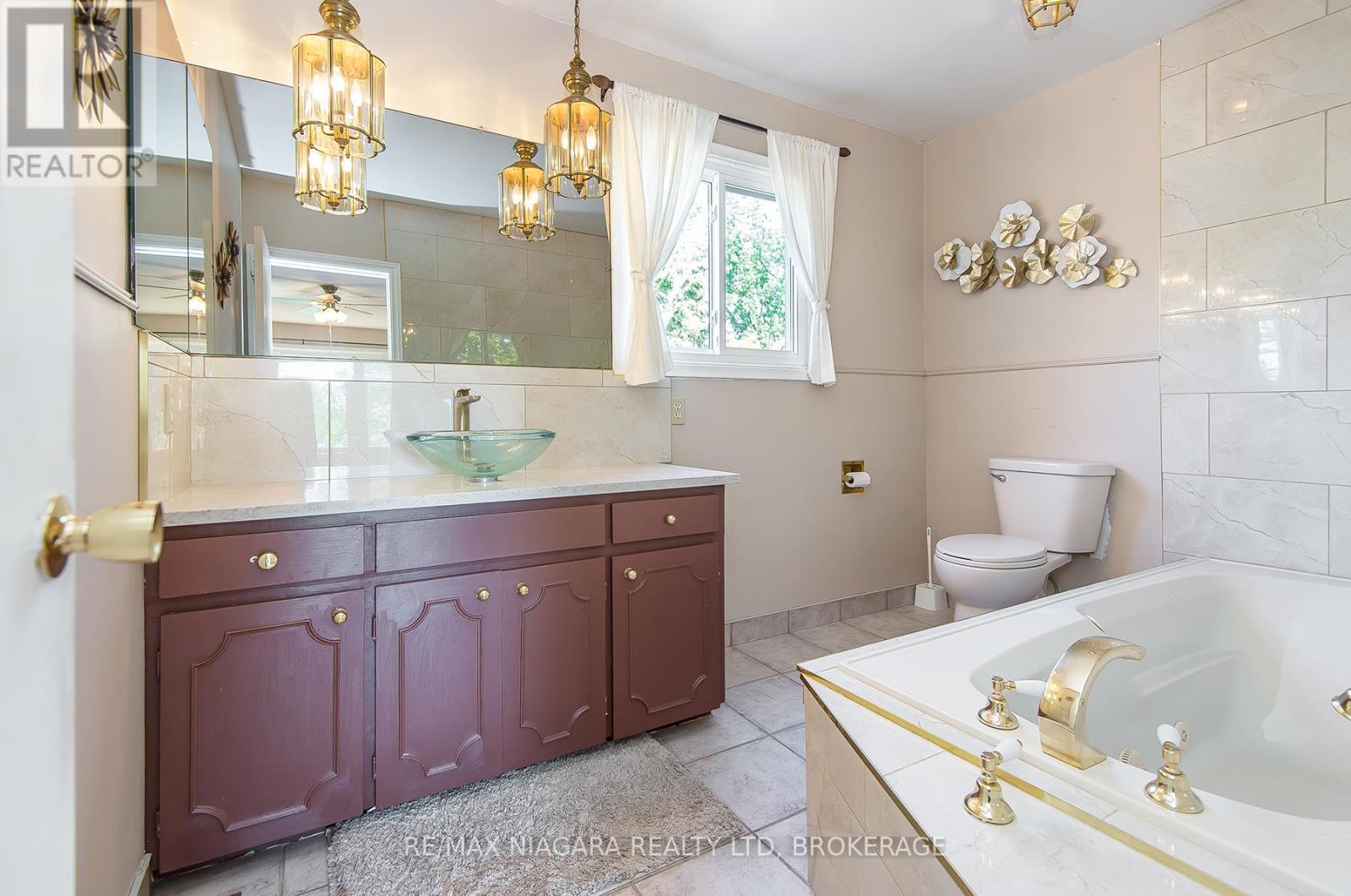 140 Lakeshore Road Property Photo 48