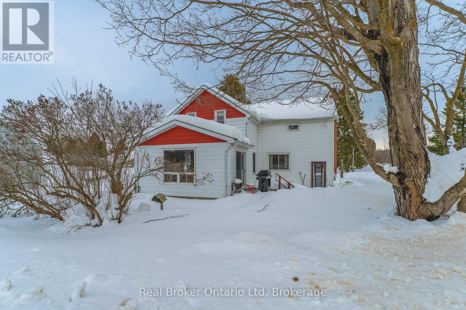 117 Gordon Street S Property Photo